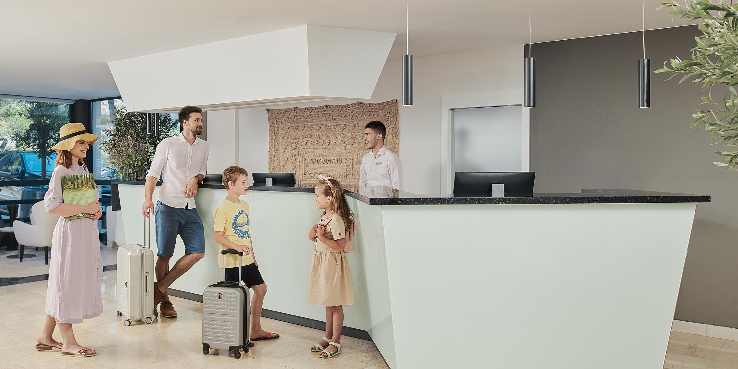 Bluesun Hotel Neptun Tučepi エクステリア 写真