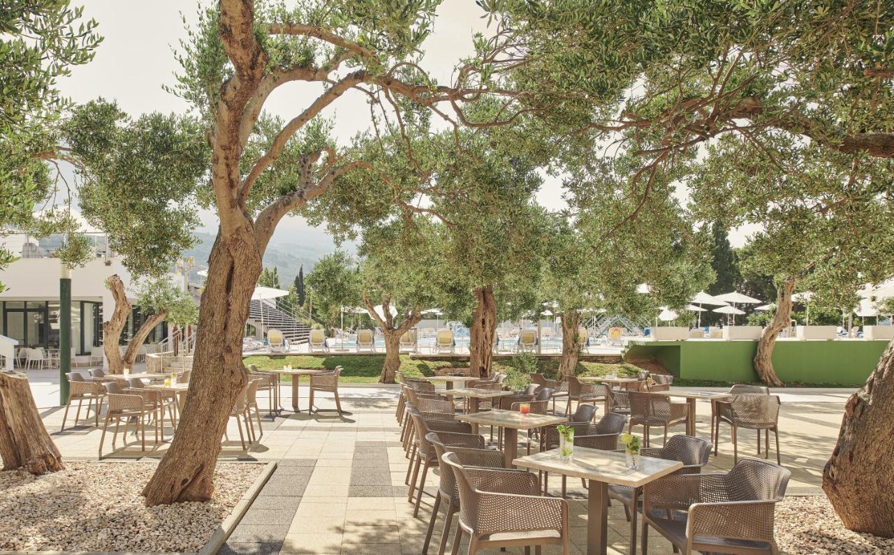 Bluesun Hotel Neptun Tučepi エクステリア 写真