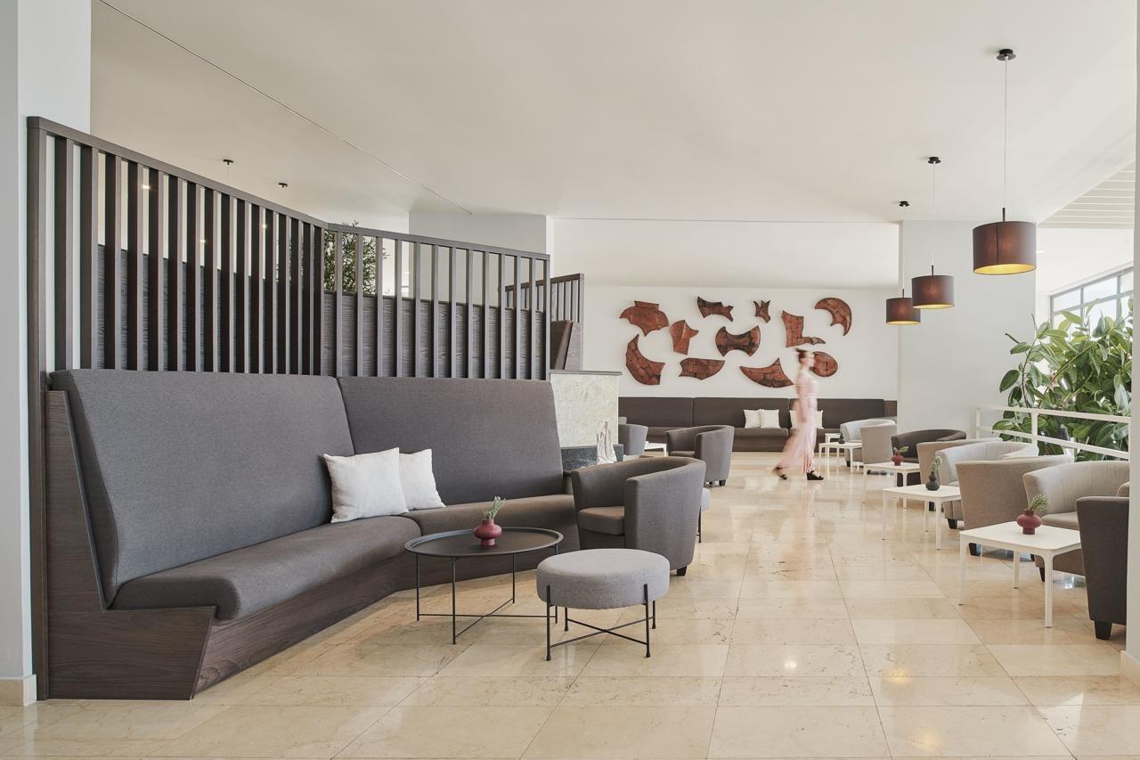 Bluesun Hotel Neptun Tučepi エクステリア 写真