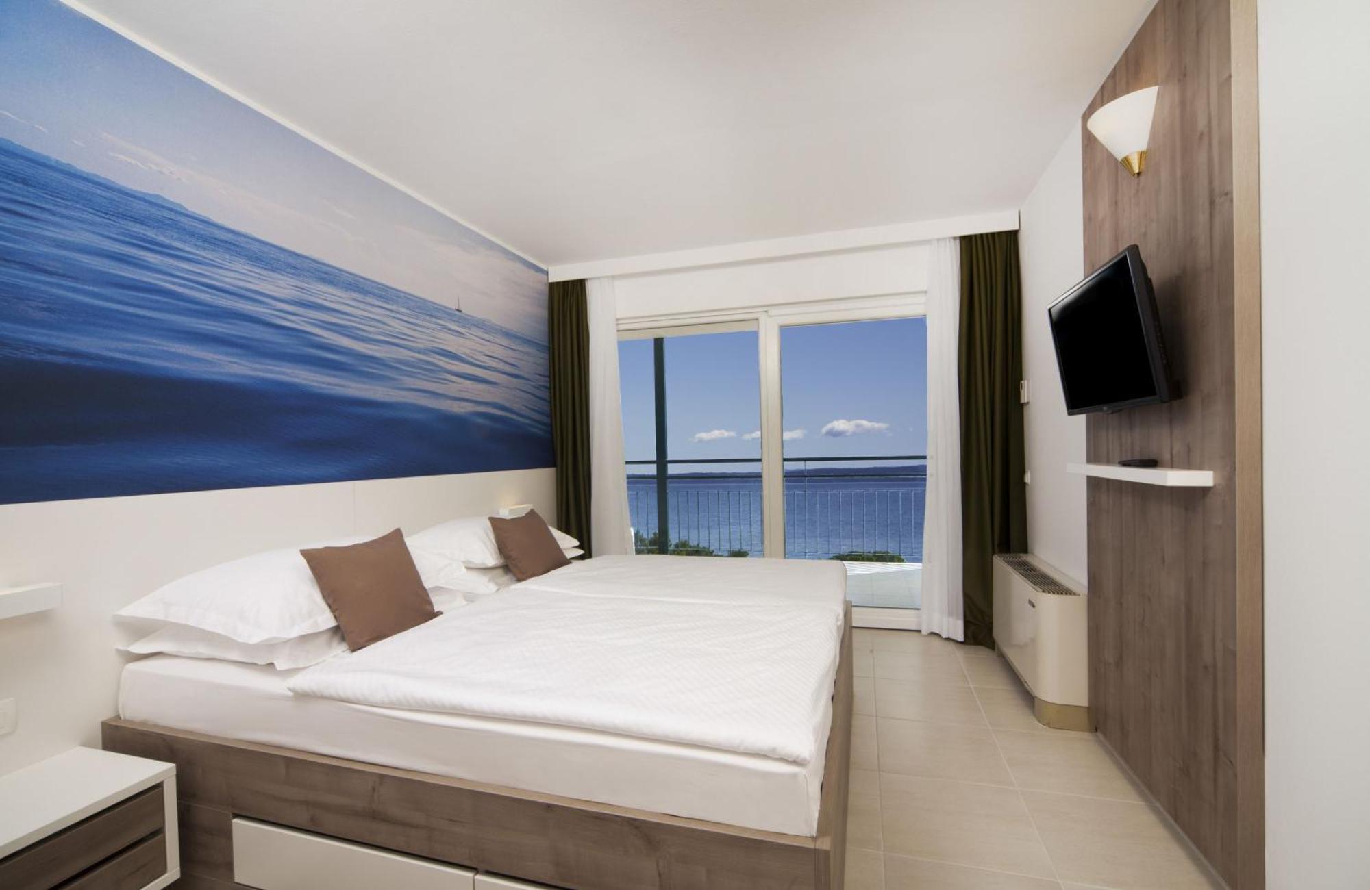 Bluesun Hotel Neptun Tučepi エクステリア 写真